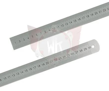MASSSTAB 300 x 30 x 0,8mm HALBSTARR