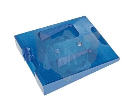 OBERE MOTORPLATTE AUS ALUMINIUM